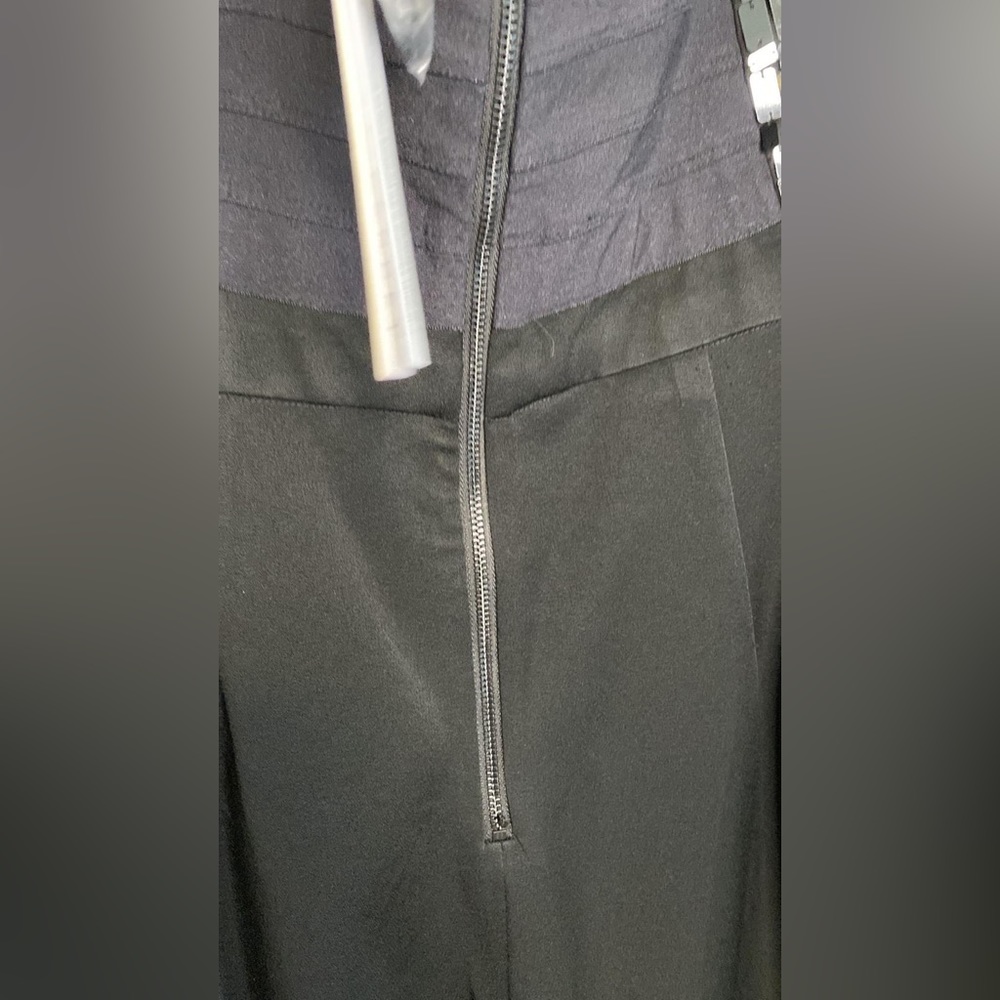 Alice + Olivia
Jeri Sequin Embellished Jumpsuit - Picture 10 of 16